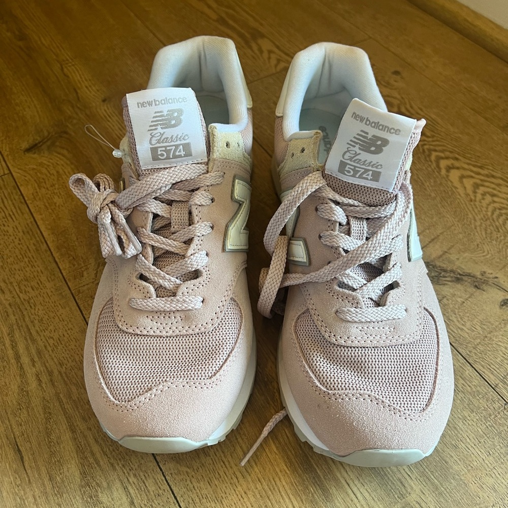 New Balance 574 Sneakers in Soft Pink